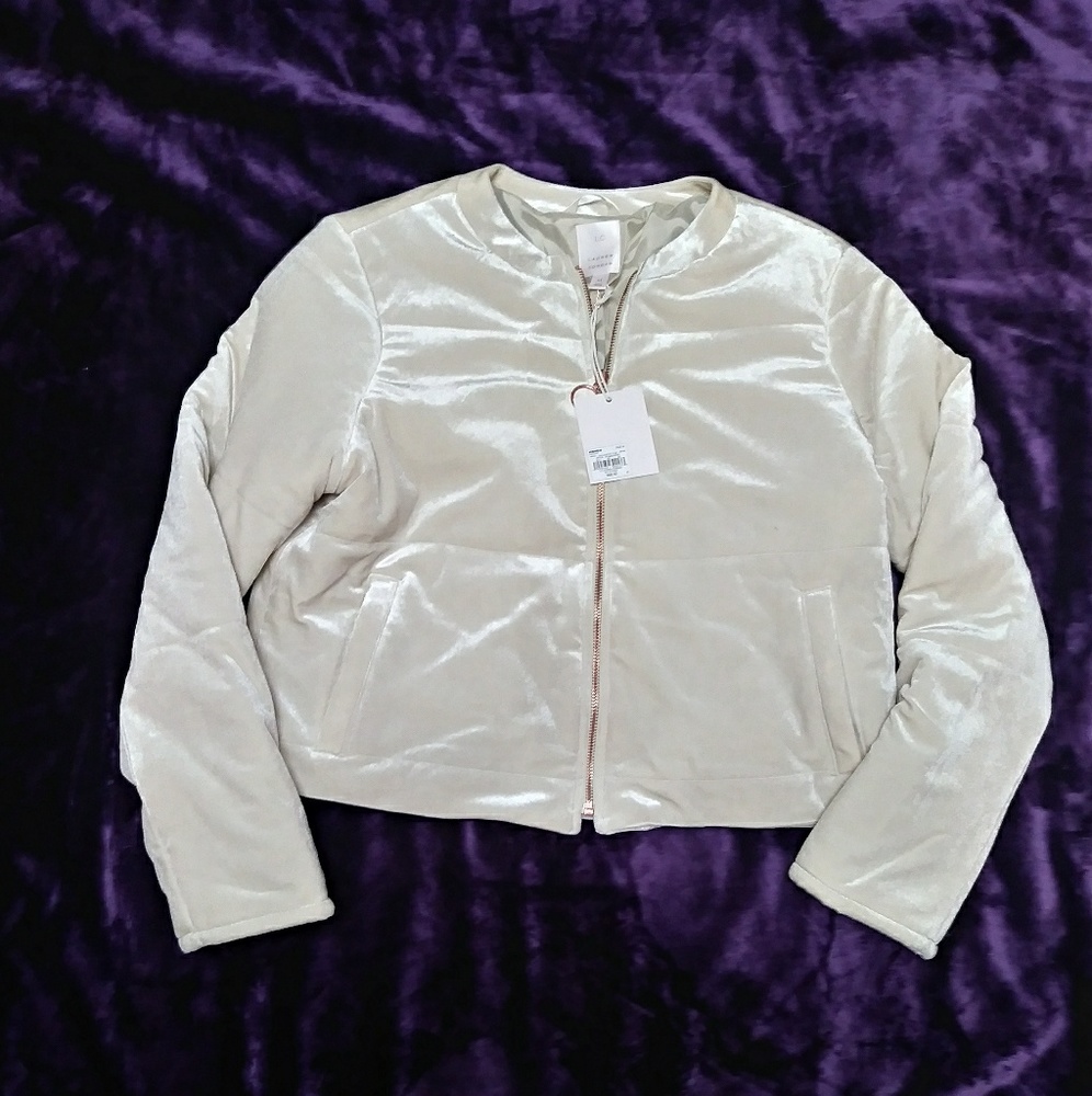 NWT/BNIB Lauren Conrad White Velvet Puffer